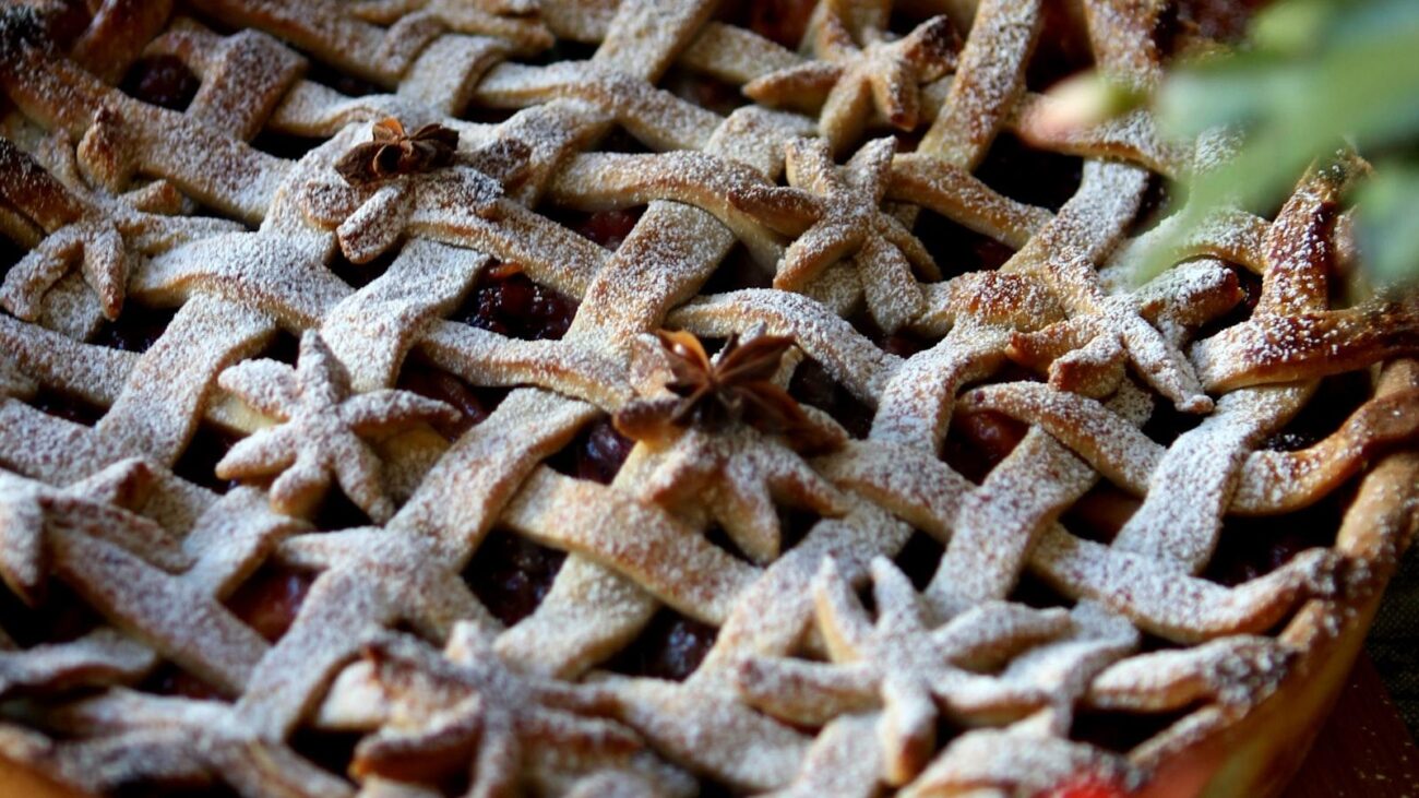 Tarte Tatin rețeta franțuzească de tartă răsturnată cu mere caramelizate și foietaj